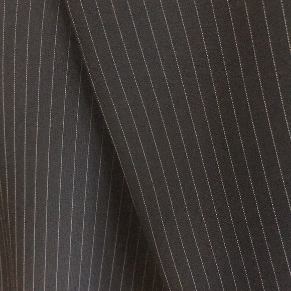 Ladies Suit - Picture 2 of 4